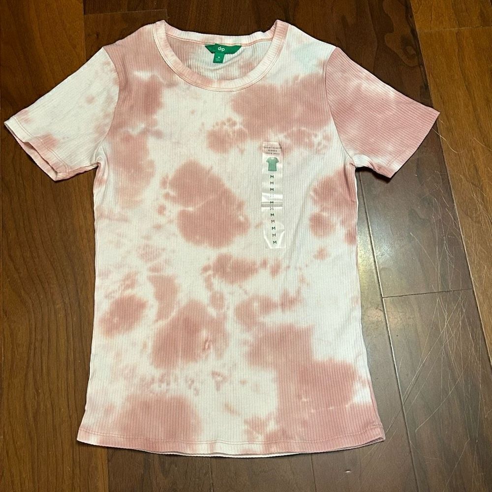 Dip women’s pink and‎ white tshirt size medium NWT